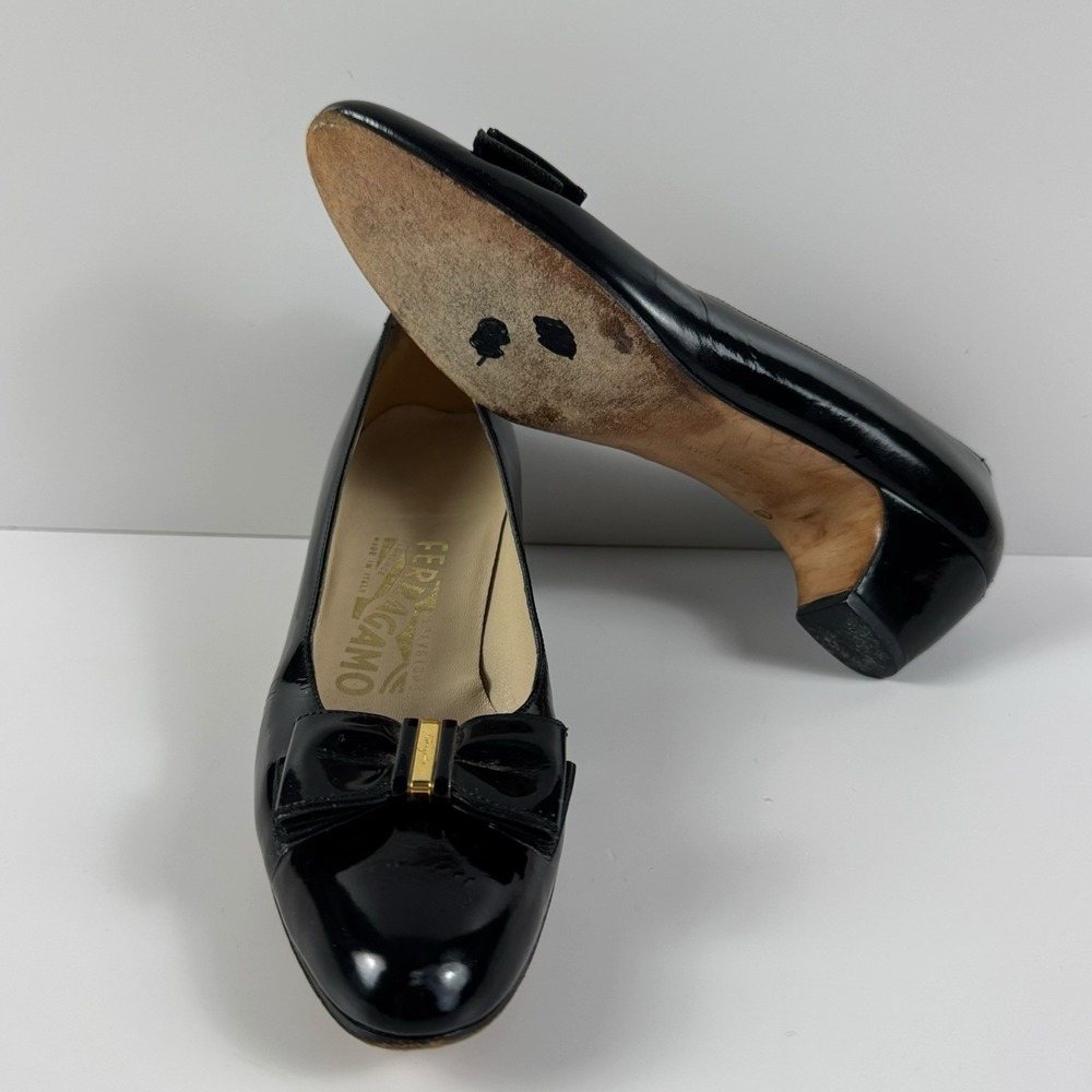 Salvatore Ferragamo Vara Black Leather Bow Babydoll Shoes Kitten Heels Sz 7.5 4A - Picture 6 of 6